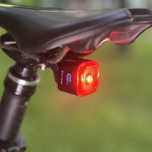 Automatyczna lampka tylna West Biking 700mAh