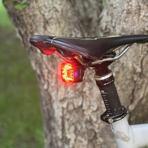 Automatyczna lampka tylna West Biking 1100mAh